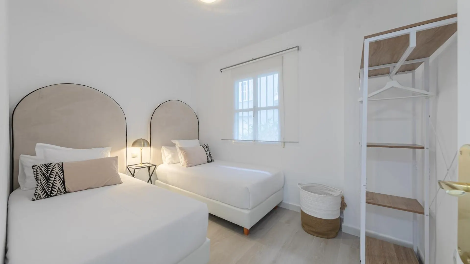 Isg Apartments Becquer Free Parking Inside The Building Seville