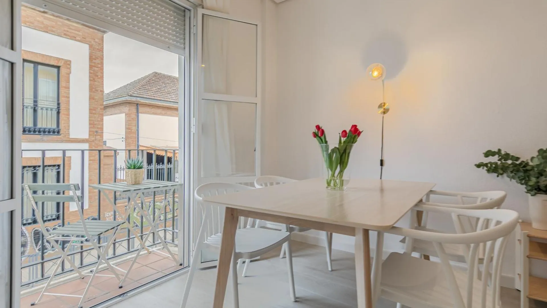 Isg Apartments Becquer Free Parking Inside The Building Seville 0*,