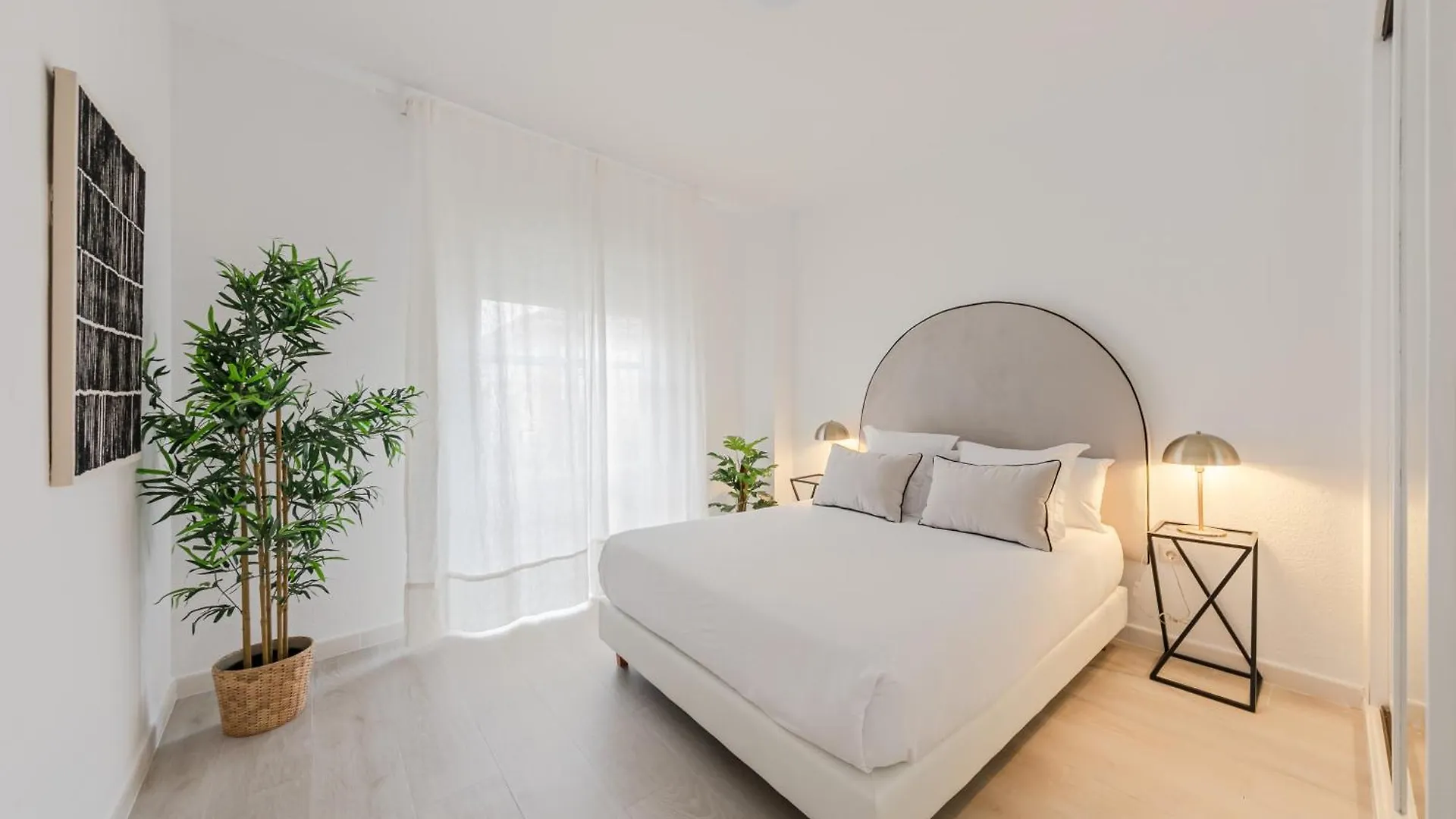Isg Apartments Becquer Free Parking Inside The Building Seville