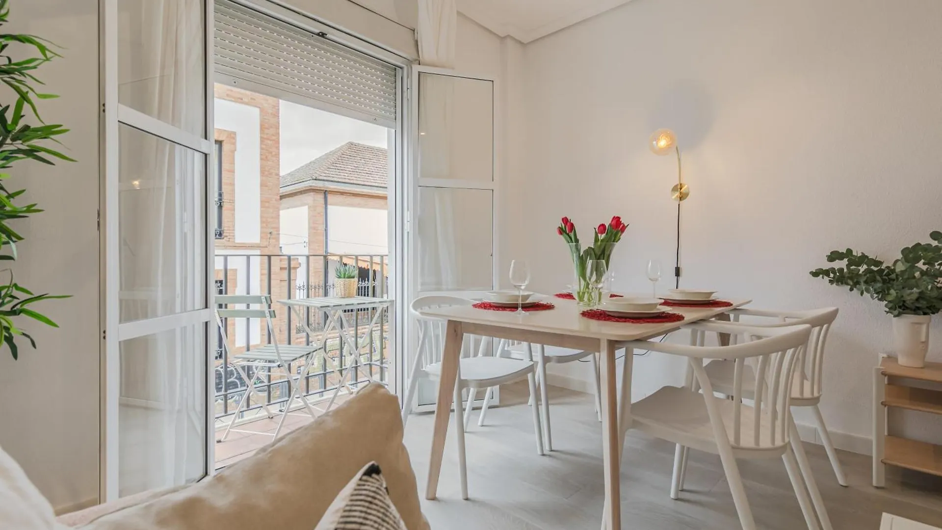 Isg Apartments Becquer Free Parking Inside The Building Seville Spain