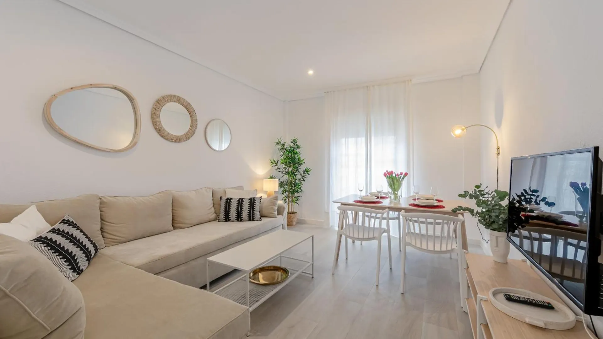 Isg Apartments Becquer Free Parking Inside The Building location